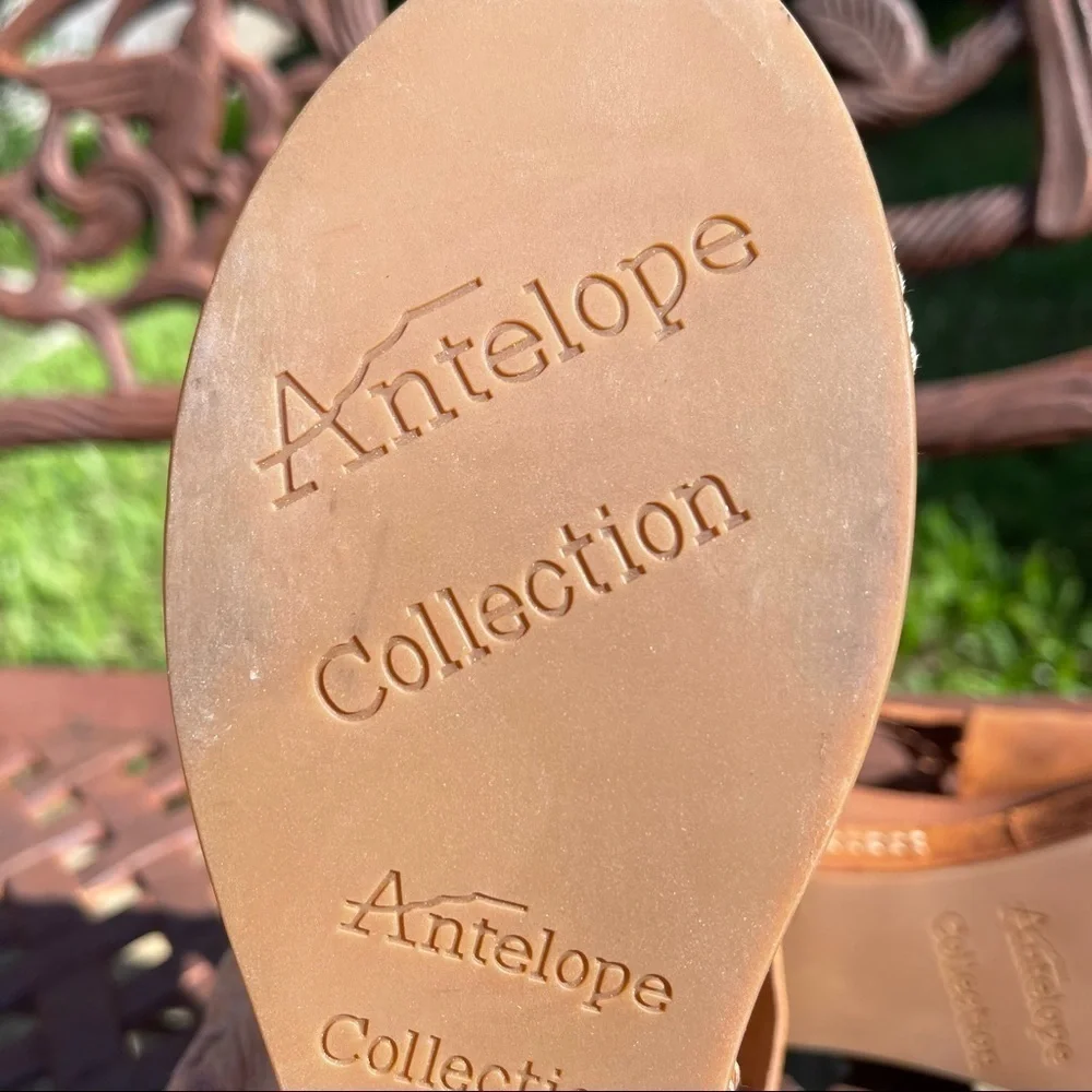 NWT Antelope N03 tamra woven leather wedge round toe closed toe pump